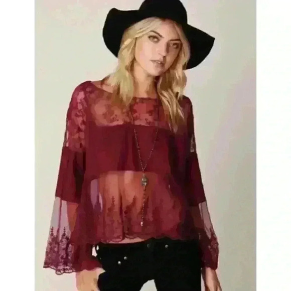 Free People - Cannaregio - Oversized Mesh Top Burgundy‎ Small - Picture 1 of 10